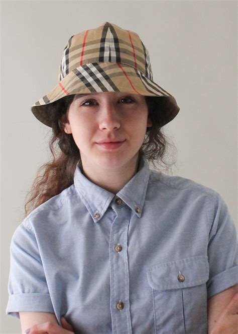 burberry verversable bucket hat vitange|Burberry Vintage Reversible Bucket Hat Beige Logo One Size.